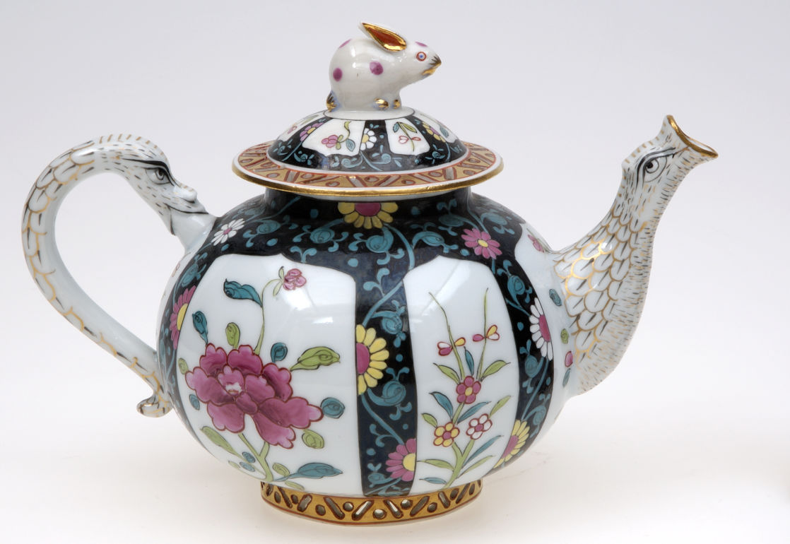 Teapot, Herend (Hungary), c.1870 Porcelain, polychrome enamel and gold decoration, width 14 cm, height 10.8 cm Photo: Angelo Lui